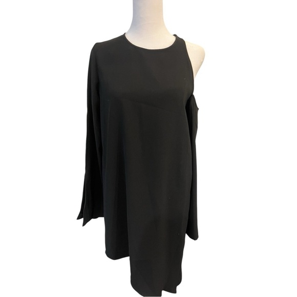 Chic Black One Shoulder Dress with Sleek Silhouette - Picture 1 of 7